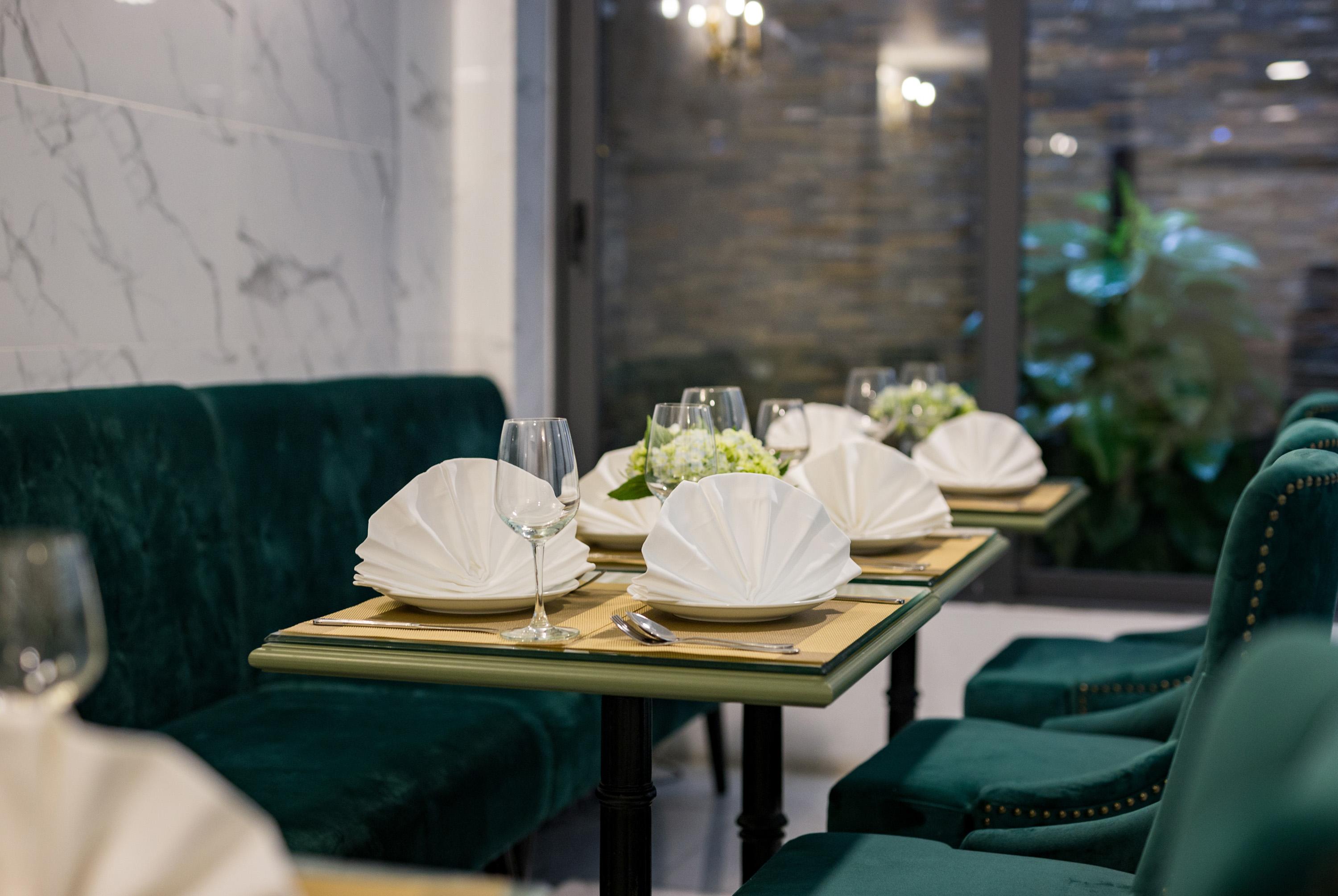 Hotel Gatsby & Travel