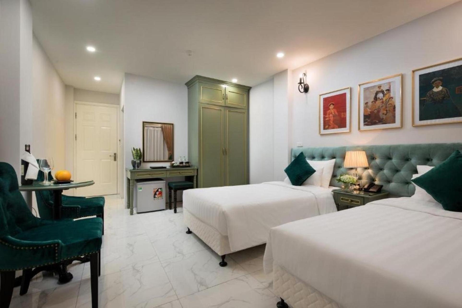 Gatsby & Travel Hotel 3*